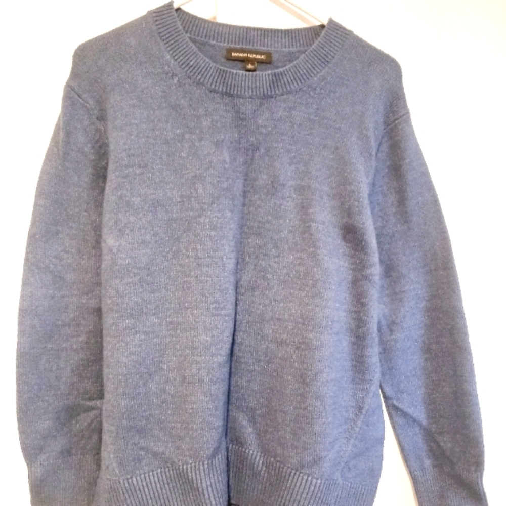 Ladies, Banana Republic Blue Sweater. Size Large.